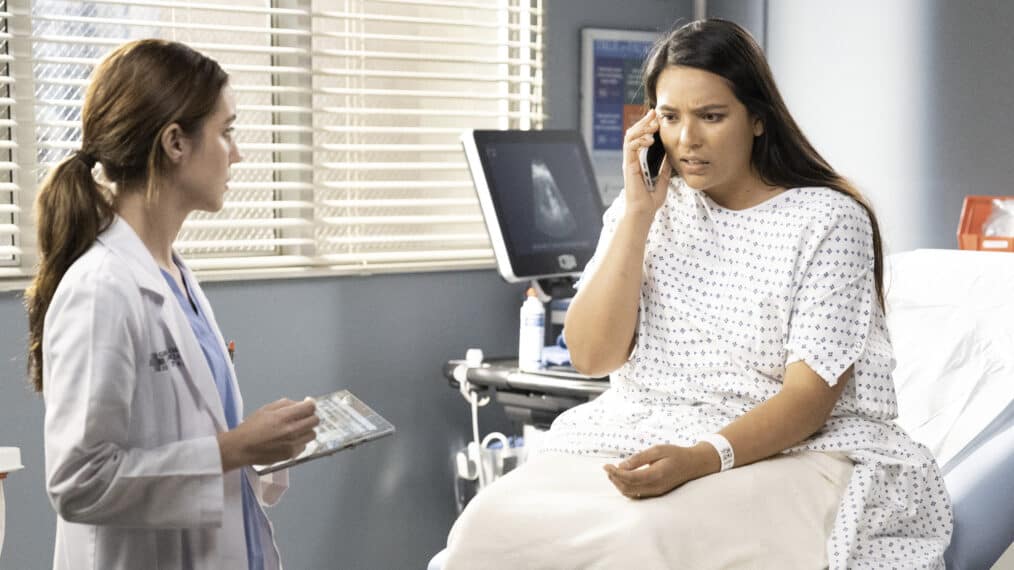 Sierra and Jo together in a scene in the show, Grey's Anatomy