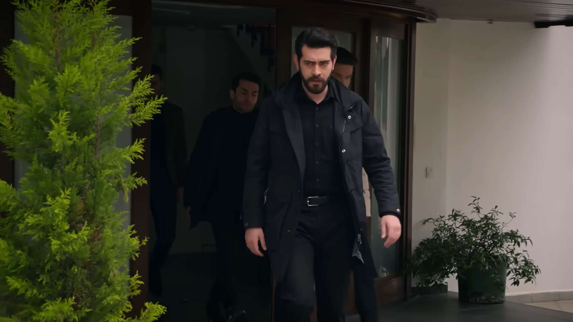 Kan Çiçekleri Episode 100 recap