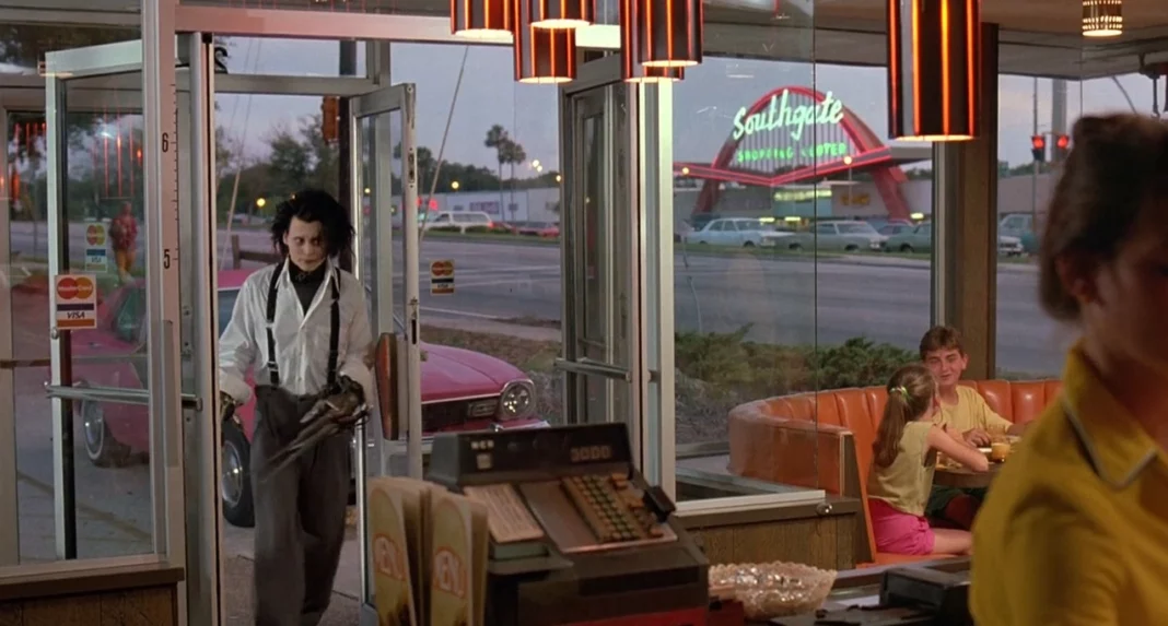 Still From Edward Scissorhands (Credit: Youtube)