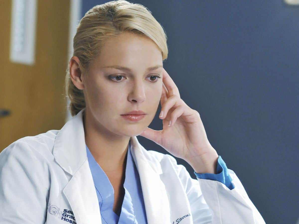 Katherine Heigl as Dr. Izzie Stevens in Grey's Anatomy.