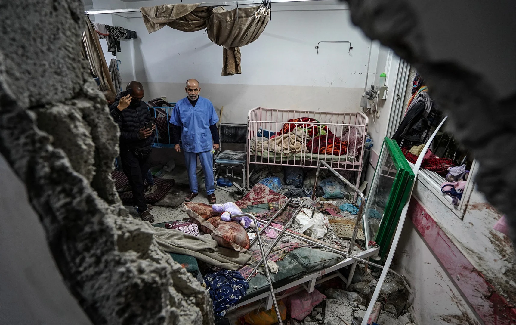 WHO appeals for humanitarian access as Israeli raids Nasser hospital (Credits: The New Humanitarian)