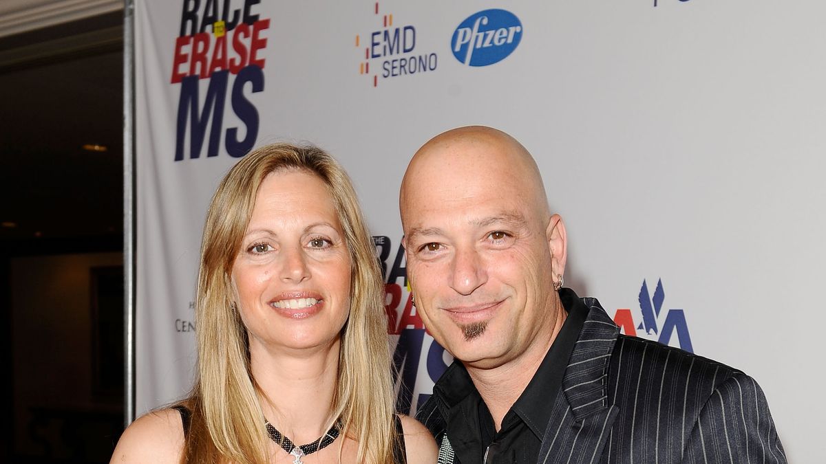 Howie Mandel and his wife