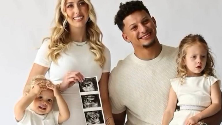 Patrick Mahomes and Brittany Mahomes Announce They’re Expecting Another Baby Girl