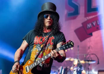 Slash Mourns Stepdaughter Lucy-Bleu Knight's Passing and Cancels Tour Dates